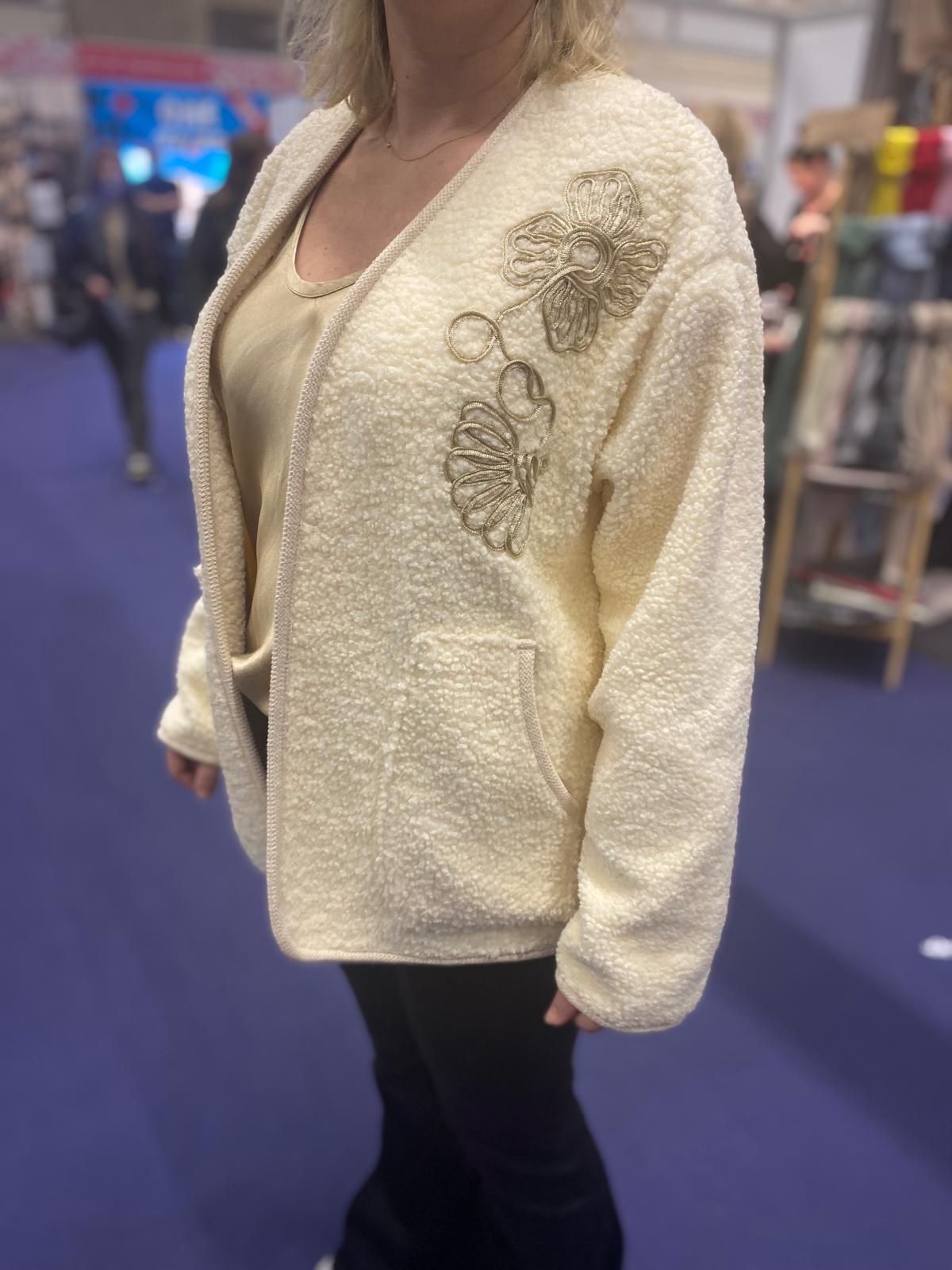 Teddy vest jasje Claudia | kleur crème wit